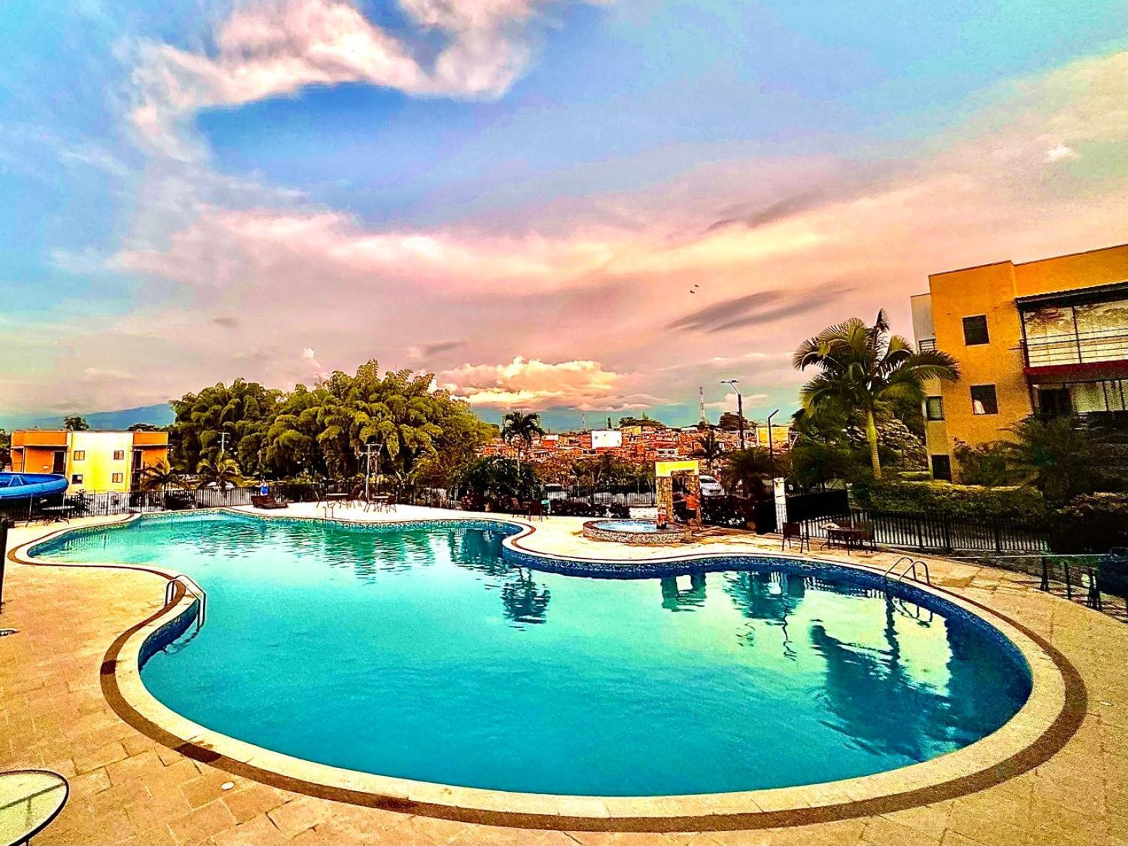 Apartamento Privado Vacacional A 5M Del Aeropuerto, 20 Minutos Del Parque Del Cafe Y Centro De Armenia Con 4 Piscinas, 3 Jacuzzi, Sauna By Molca Xperiences 2H Armênia Exterior foto